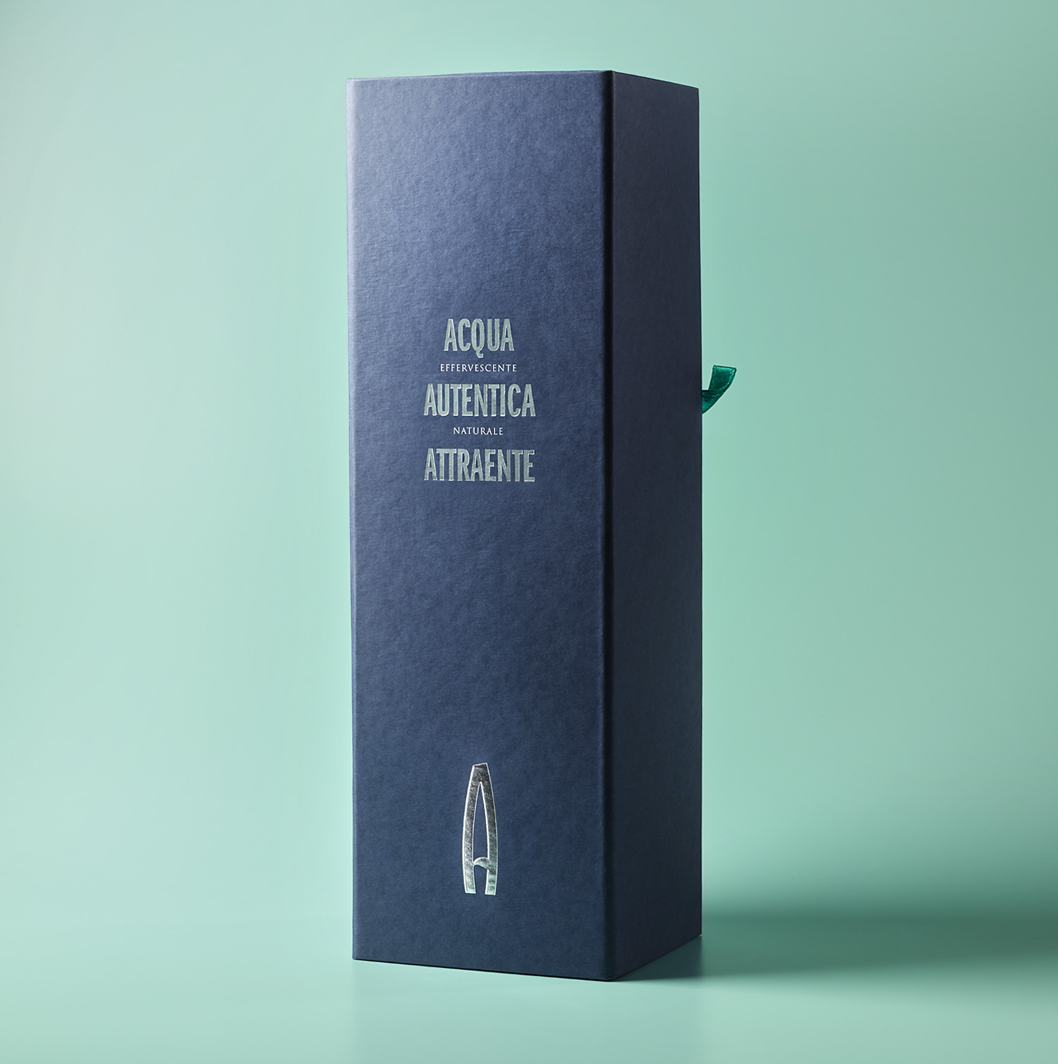 高端礦泉水包裝設計用字母做核心符號(圖4)