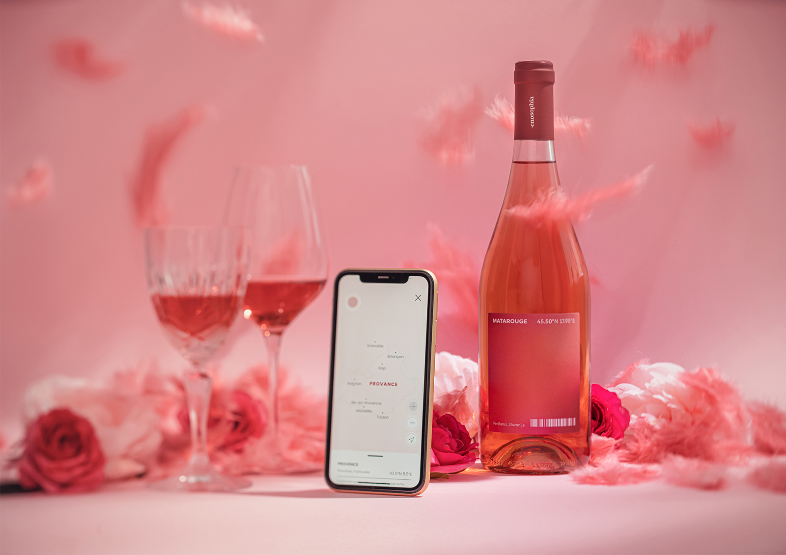 帶有可播放音樂(lè)的互動(dòng)標(biāo)簽的葡萄酒包裝這樣設(shè)計(jì)(圖11)