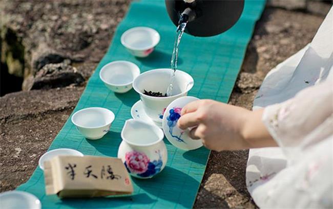 嶺上人品牌logo與食品包裝設(shè)計欣賞(圖2)