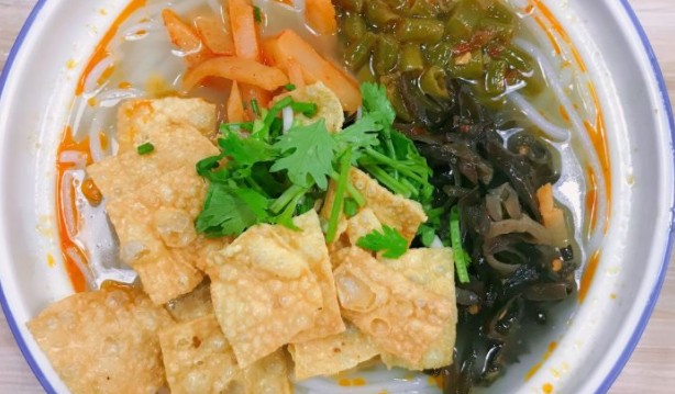 藍小拐螺螄粉品牌logo與食品包裝設(shè)計欣賞(圖4)